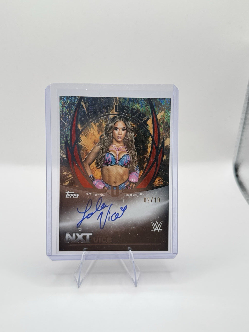 2025 Topps WWE Universe Lola Vice Red Magma Auto #2 /10 #NLA-LVI
